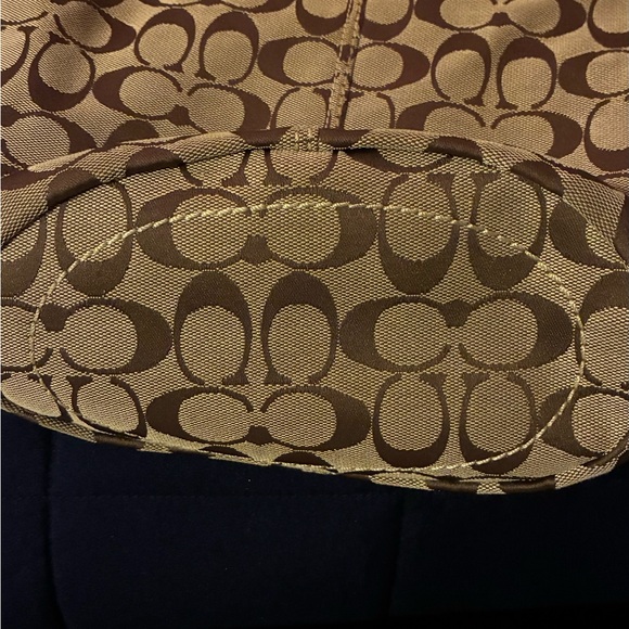 Coach Brown and Cream Signature Shoulder Bag - Picture 2 of 7